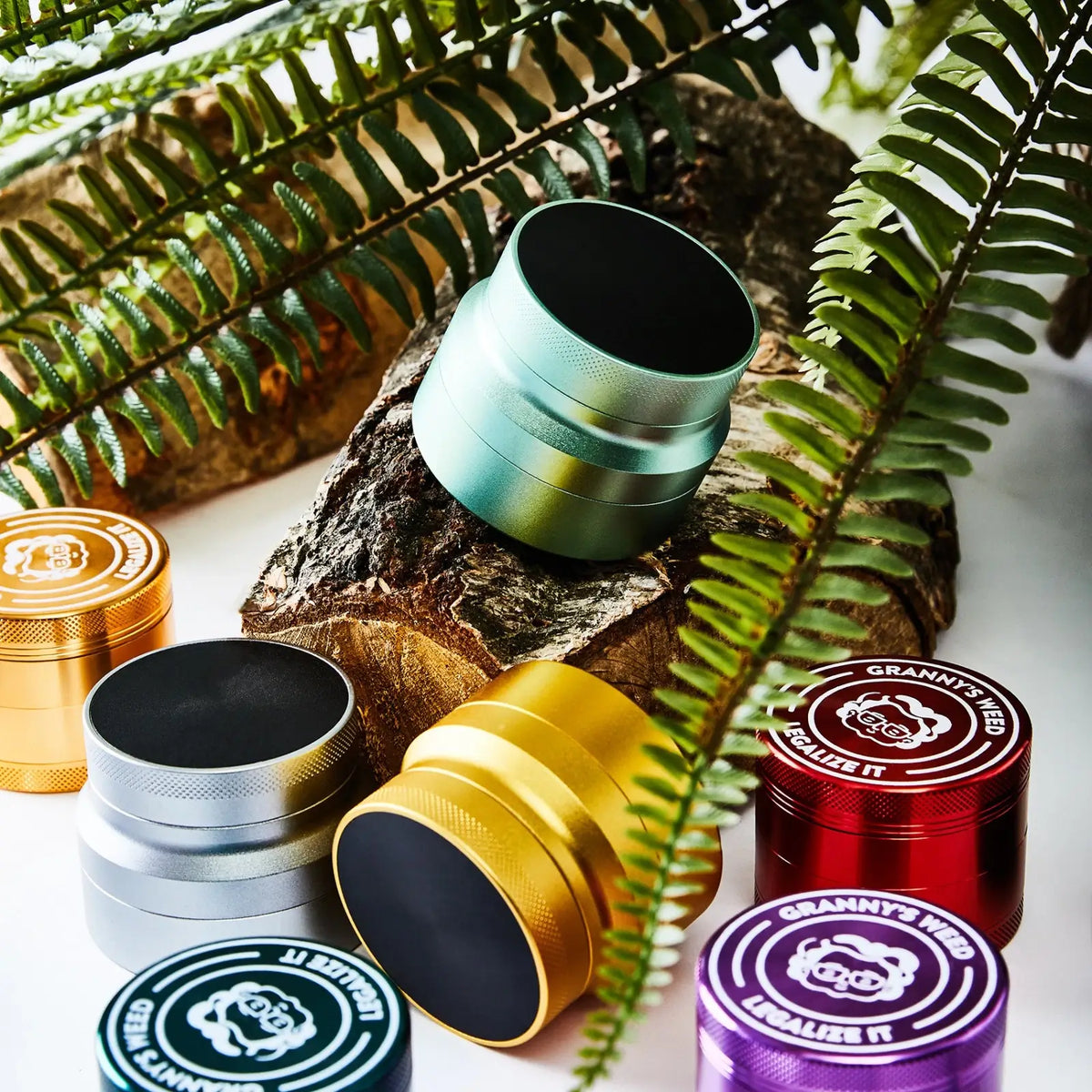 Granny’s Überraschung Set - Grinder garantiert | Warenwert 60 € | Weed Box - Grannys Weed